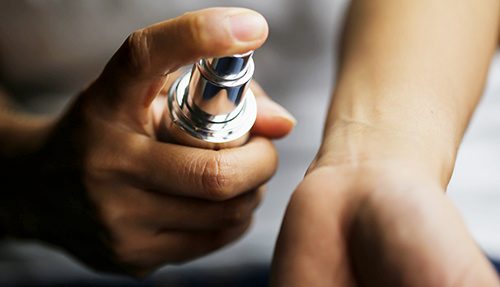 spray perfume